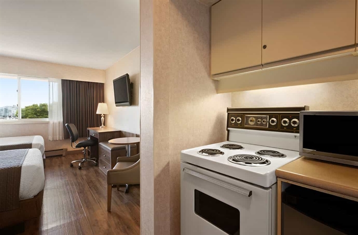 Hotel suite with kitchen 